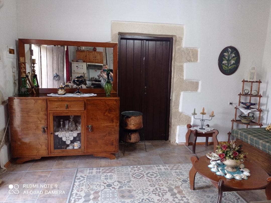 Traditional House Maria Azoyiras Екстер'єр фото