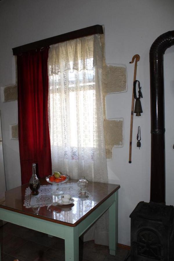Traditional House Maria Azoyiras Екстер'єр фото